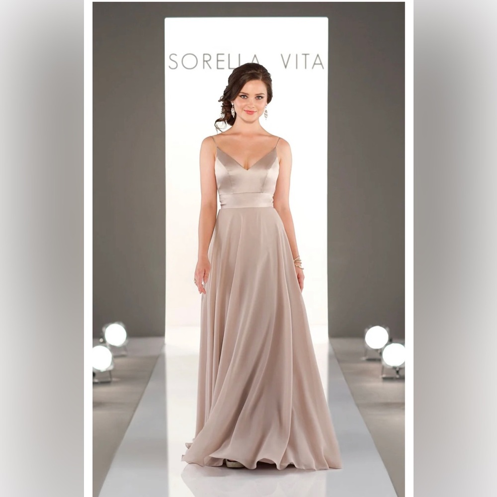 Bridesmaid dress size 10 runs like a size 6